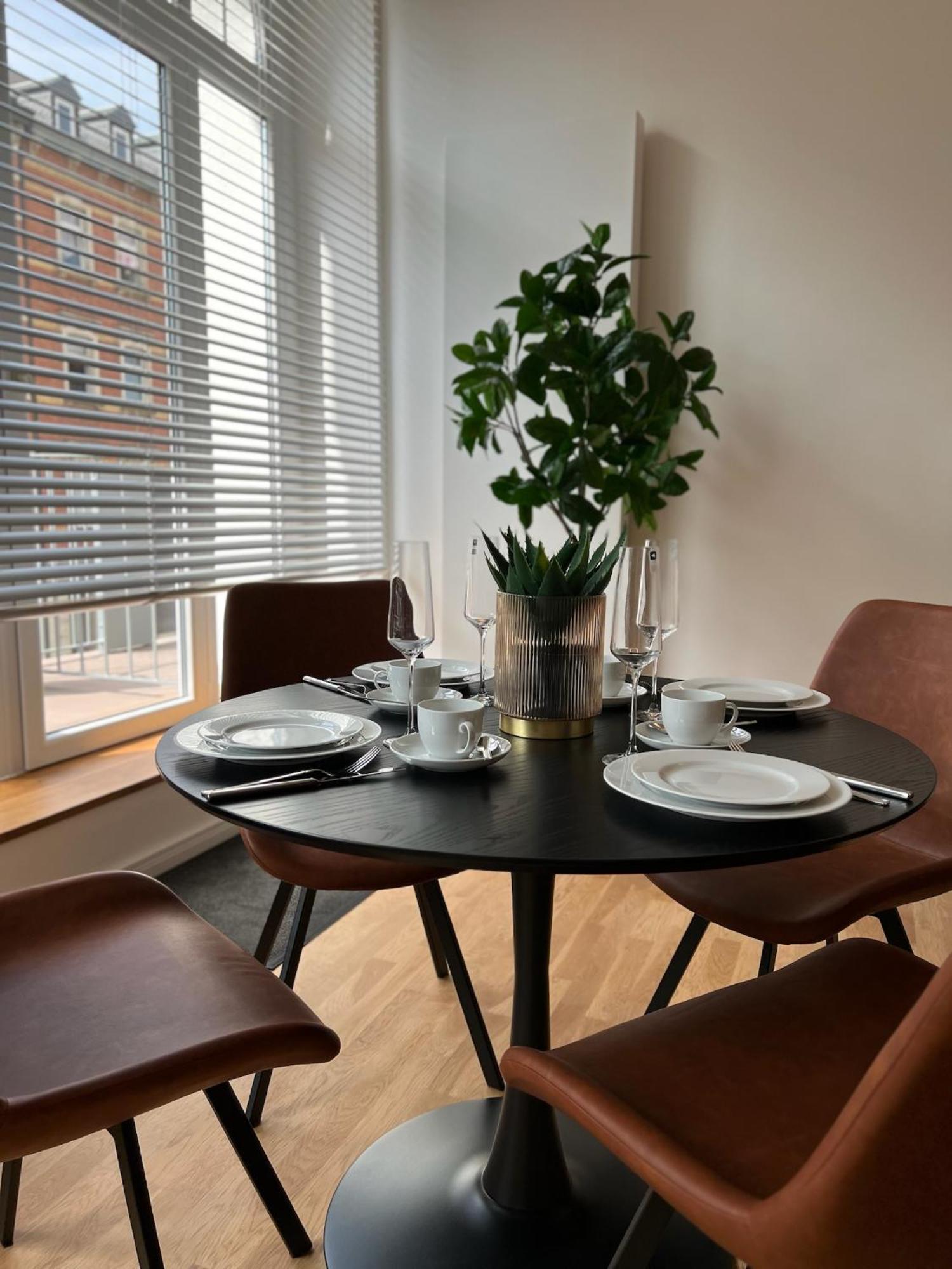 Neu! City-Loft-Apartment Im Goethe Palais I 5P I Lift I Parkplatz I Zentrum I Helios Aue  Exterior photo